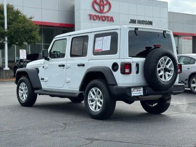 2023 Jeep Wrangler - Photo 9