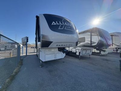 2024 Alliance RV Paradigm - Photo 3