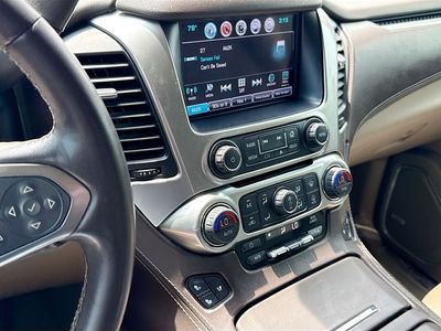 2019 Chevrolet Suburban — photo 30 view