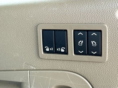 2019 Chevrolet Suburban — photo 13 view