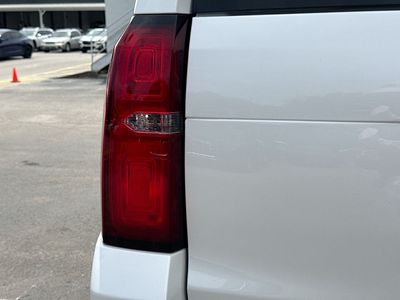 2019 Chevrolet Suburban — photo 10 view