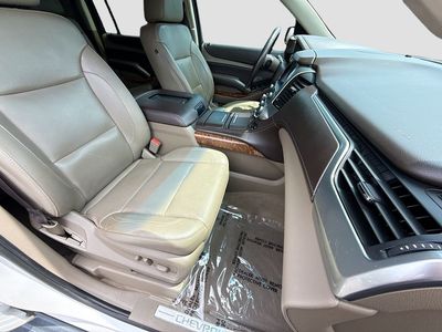2019 Chevrolet Suburban — photo 16 view