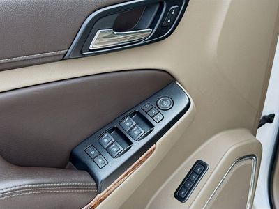 2019 Chevrolet Suburban — photo 25 view
