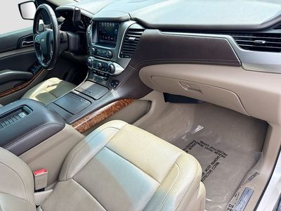 2019 Chevrolet Suburban — photo 15 view