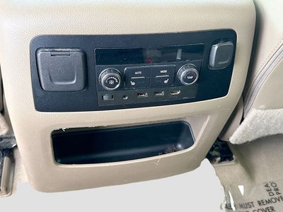 2019 Chevrolet Suburban — photo 21 view