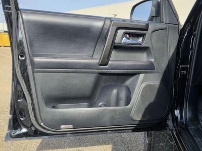 2018 Toyota 4Runner — photo 14 view
