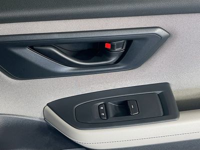 2025 Subaru Forester — photo 32 view