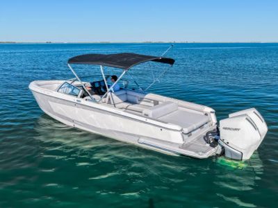 2025 Aviara AV28 Outboard - Photo 3