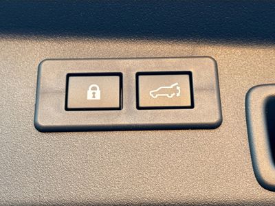 2026 Subaru Outback — photo 12 view
