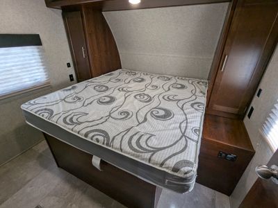2018 Forest River Vengeance Rogue — photo 18 view