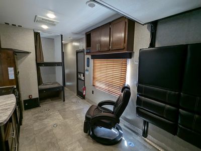 2018 Forest River Vengeance Rogue — photo 10 view