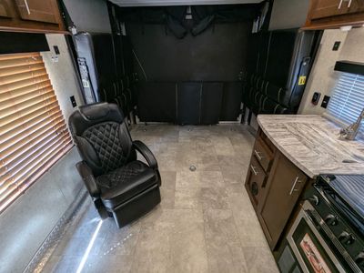 2018 Forest River Vengeance Rogue — photo 21 view