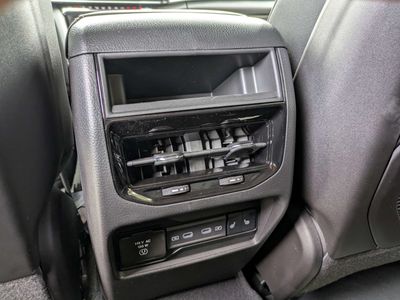 2026 Jeep Grand Cherokee — photo 15 view
