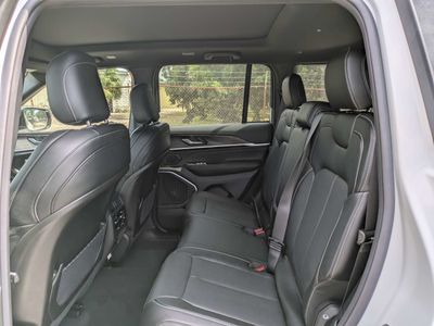 2026 Jeep Grand Cherokee — photo 14 view