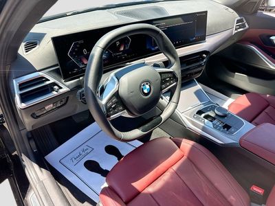 2025 BMW 3 Series - Photo 9