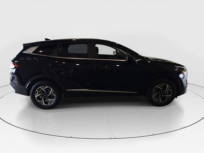 2025 Kia Sportage — photo 8 view