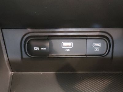 2025 Kia Sportage — photo 17 view