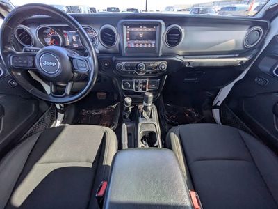 2021 Jeep Gladiator — photo 13 view