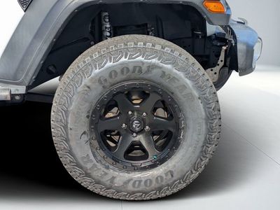 2021 Jeep Gladiator — photo 10 view
