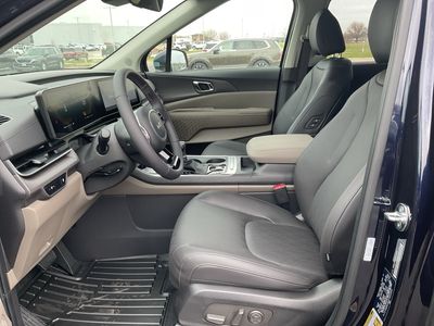2026 Kia Carnival — photo 9 view