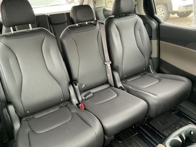 2026 Kia Carnival — photo 14 view