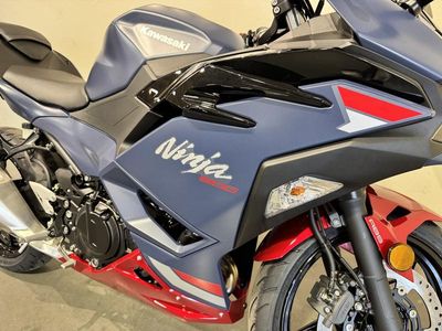 2026 Kawasaki Ninja 500 ABS Metallic Matte Twilight Blue — photo 13 view