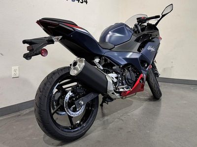 2026 Kawasaki Ninja 500 ABS Metallic Matte Twilight Blue — interior view