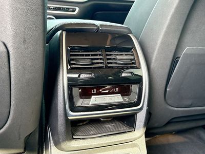2020 BMW X7 — photo 21 view