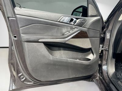 2020 BMW X7 — photo 24 view