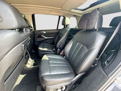 2020 BMW X7 — photo 23 view