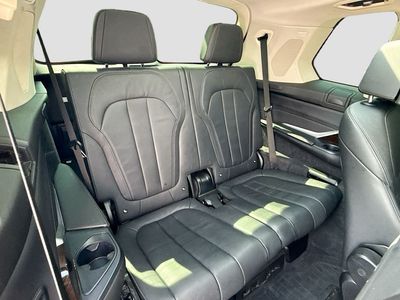 2020 BMW X7 — photo 22 view