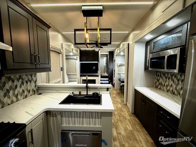 2025 Redwood RV Redwood — detail view