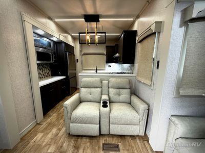 2025 Redwood RV Redwood — photo 8 view