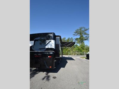 2025 Newmar Bay Star — photo 11 view