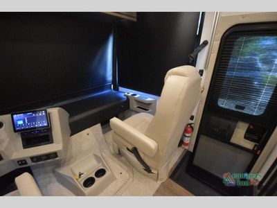 2025 Newmar Bay Star — photo 46 view