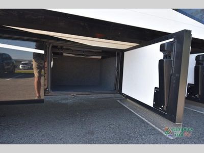2025 Newmar Bay Star — photo 18 view