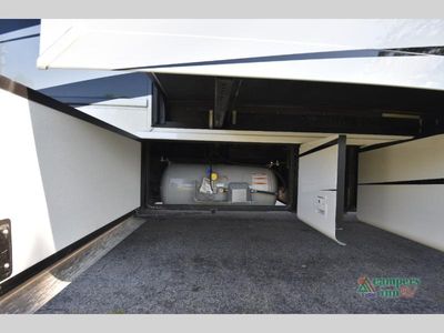 2025 Newmar Bay Star — photo 35 view