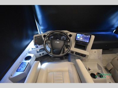 2025 Newmar Bay Star — photo 43 view