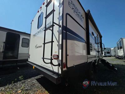 2024 Coachmen RV Freedom Express Ultra Lite — photo 9 view