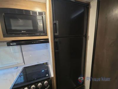 2024 Coachmen RV Freedom Express Ultra Lite — photo 25 view