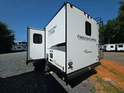 2024 Coachmen RV Freedom Express Ultra Lite — photo 7 view