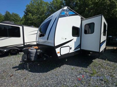 2024 Coachmen RV Freedom Express Ultra Lite — detail view