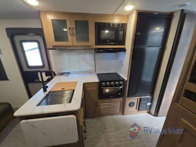 2024 Coachmen RV Freedom Express Ultra Lite — photo 32 view