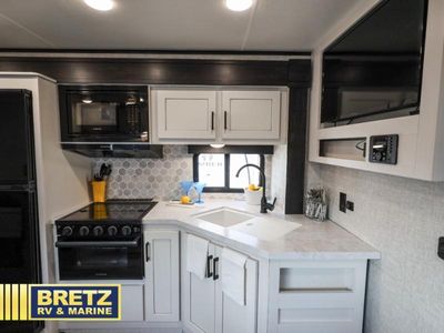 2024 Jayco Jay Feather — photo 10 view