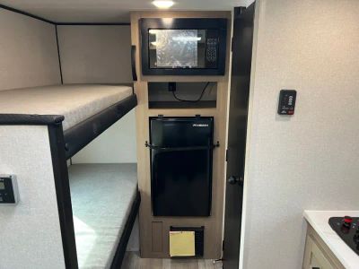 2026 Jayco PROWLER LYNX — side profile view