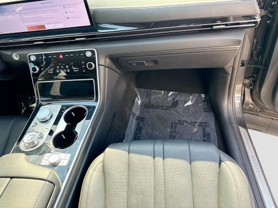 2025 Genesis GV80 - Photo 18