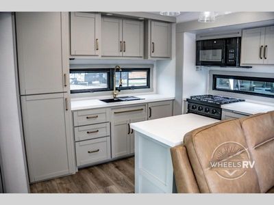 2026 Brinkley Model Z - Photo 32