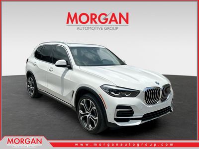 2022 BMW X5 sDrive40i in White — front three-quarter view