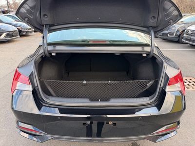 2023 Hyundai Elantra Limited - Photo 36