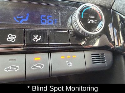 2023 Hyundai Elantra Limited - Photo 22